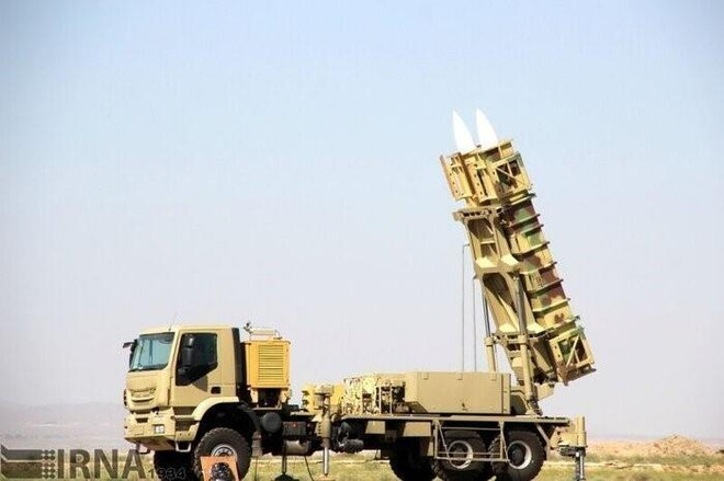 Tên lửa di động đất đối không tầm xa Bavar-373 tự sản xuất trong nước của Iran được ra mắt vào ngày Công nghiệp quốc phòng Iran ngày 22/8/2019. (Nguồn: IRNA/TTXVN) Iran khẳng định không đàm phán về chương trình tên lửa ảnh 1