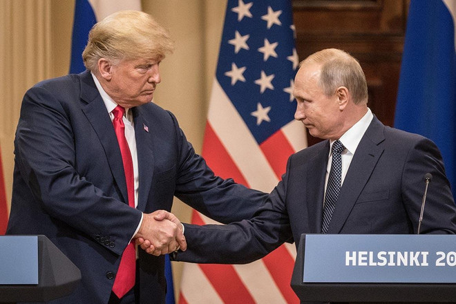 Tổng thống Mỹ Donald Trump và người đồng cấp Nga Vladimir Putin. (Nguồn: Getty Images) Tổng thống Trump sẽ mời ông Putin dự thượng đỉnh G7 vào năm sau ảnh 1