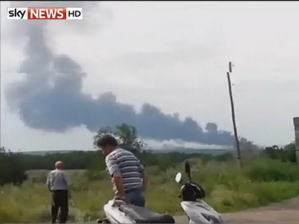 Ukraine thông báo đóng không phận trên vùng chiến sự ảnh 1