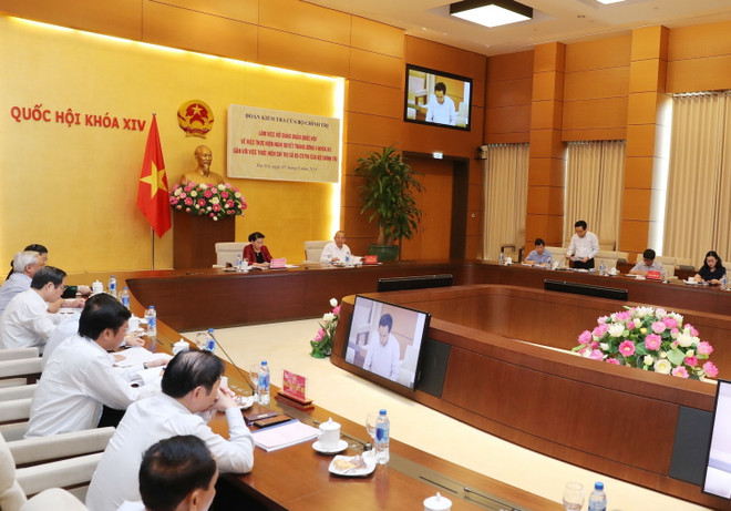 Bộ Chính trị kiểm tra thực hiện nghị quyết đảng tại Đảng đoàn Quốc hội ảnh 1