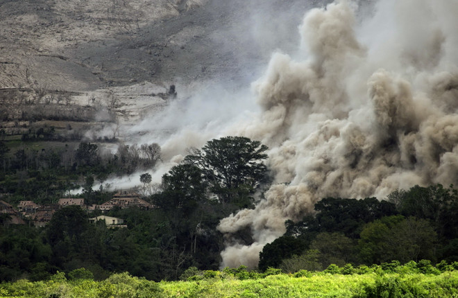 Indonesia triển khai quân đối phó núi lửa hoạt động mạnh trở lại ảnh 1