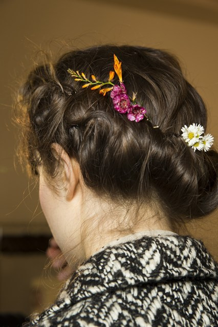 Những xu hướng trang điểm nhẹ màu trên sàn diễn Xuân Hè 2015 ảnh 1