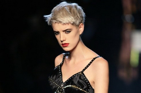 Điểm mặt những nữ nghệ sỹ sở hữu mái tóc pixie nổi tiếng thế giới ảnh 11