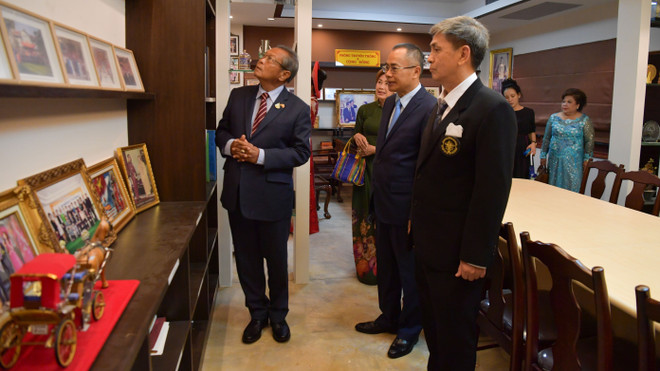 Tặng giấy khen cho bạn bè có nhiều đóng góp cho quan hệ Việt-Thái ảnh 3