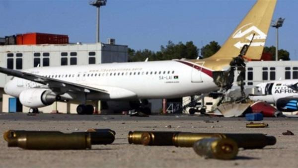 (Nguồn: en.elbalad.news) Libya đình chỉ các chuyến bay đến thủ đô Tripoli sau vụ không kích ảnh 1