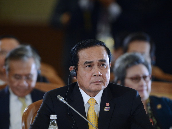 HWR thúc giục Thái Lan hủy lệnh cấm thảo luận về dự thảo hiến pháp ảnh 1