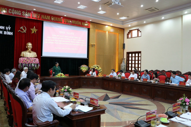 Toàn cảnh buổi làm việc. (Ảnh: Ninh Đức Phương/TTXVN) Bộ Chính trị tiến hành kiểm tra Ban Thường vụ Tỉnh ủy Ninh Bình ảnh 1