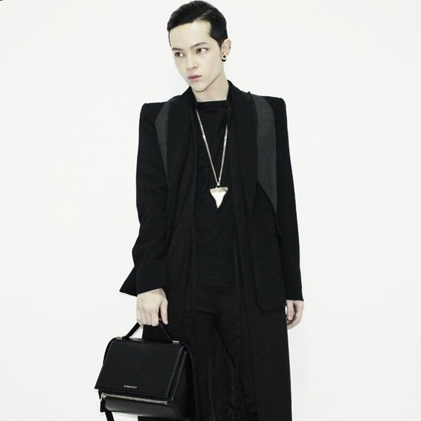 Những món "đốn tim" tín đồ thời trang Việt trong dịp Valentine ảnh 1