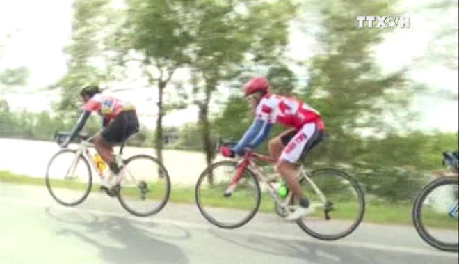 [Video] Giải đua xe đạp truyền hình Bến Tre: TP.HCM tiếp tục áp đảo ảnh 1
