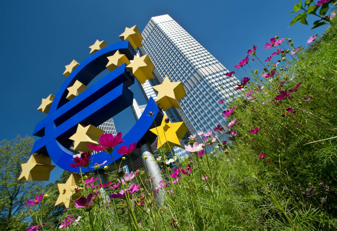 Tòa nhà Ngân hàng Trung ương Châu Âu tại Frankfurt am Main, miền trung nước Đức. (Nguồn: AFP/TTXVN) Kinh tế Eurozone vẫn phát đi những tín hiệu trái chiều ảnh 1
