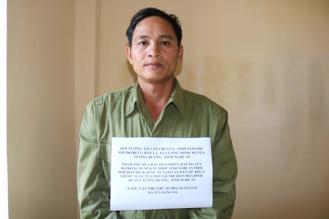 Nghệ An: Bắt đối tượng mua bán trái phép 3kg ma túy đá ảnh 1