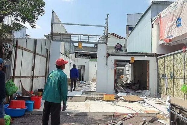 Cà Mau khiển trách hai lãnh đạo phường trong vụ cưỡng chế nhầm nhà dân ảnh 1