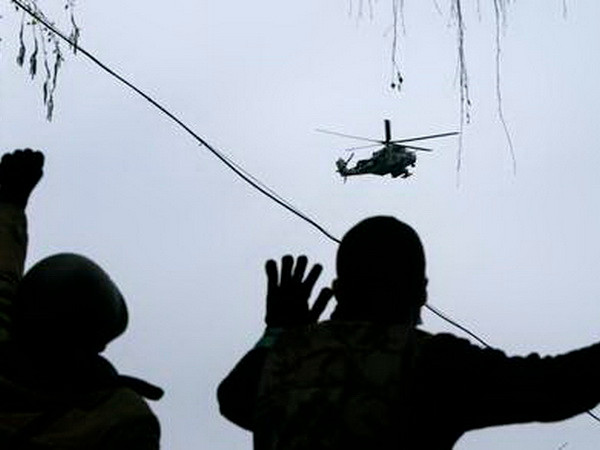 Đặc nhiệm Ukraine phá tan một trạm kiểm soát ở Slavyansk ảnh 1