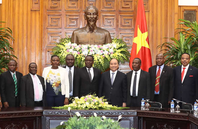 Thủ tướng Chính phủ Nguyễn Xuân Phúc tiếp Đoàn Bộ trưởng Tazania ảnh 1