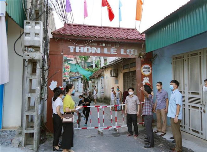 COVID-19: Hà Nam tập trung truy vết, lấy mẫu tại các ổ dịch mới ảnh 1