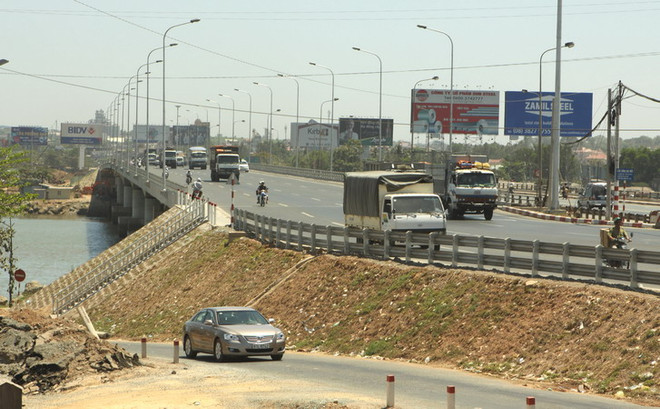 Phê bình chủ đầu tư, nhà thầu dự án nâng cấp quốc lộ qua Đồng Nai ảnh 1