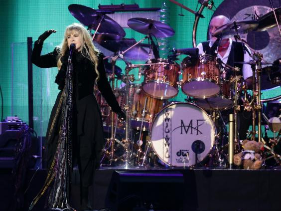 Nữ danh ca Fleetwood Mac. (Nguồn: PA) Đi tìm album nhạc lớn nhất của năm ở thời điểm bạn sinh ra ảnh 9