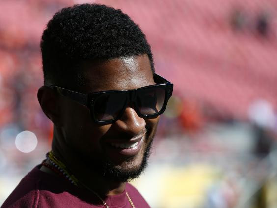 Nam ca sỹ Usher. Đi tìm album nhạc lớn nhất của năm ở thời điểm bạn sinh ra ảnh 4
