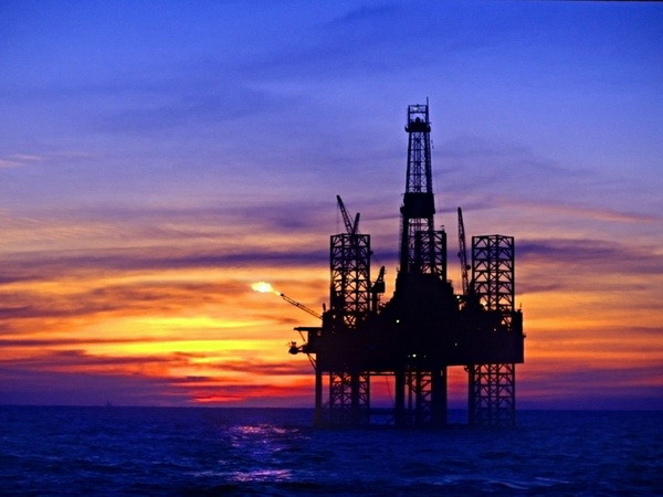 Giá dầu châu Á nới rộng đà tăng sau thông tin dự trữ từ Mỹ ảnh 1