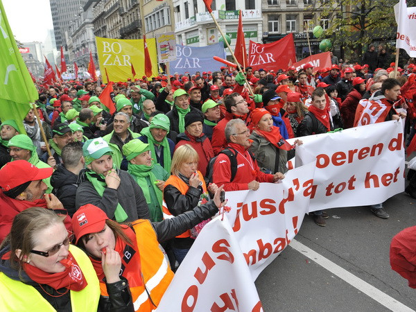 Chính sách khắc khổ sẽ khiến thu nhập của người dân Bỉ giảm  ảnh 1