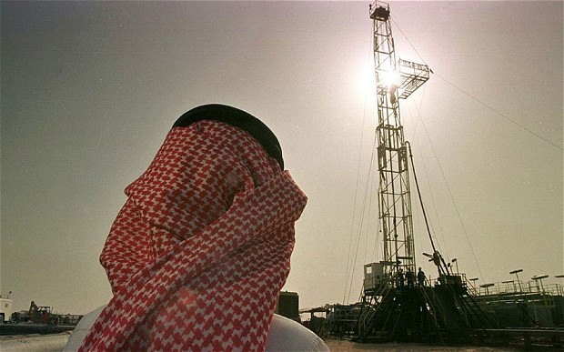 Saudi dự báo thâm hụt ngân sách khổng lồ do giá dầu giảm ảnh 1