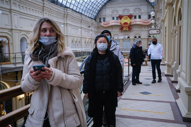 Nga đạt 62,6% miễn dịch cộng đồng, Ukraine đề nghị tiêm tăng cường ảnh 1