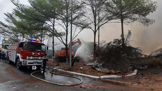 Bà Rịa-Vũng Tàu: Khống chế vụ cháy lớn tại kho chứa hạt điều và lúa mỳ ảnh 1