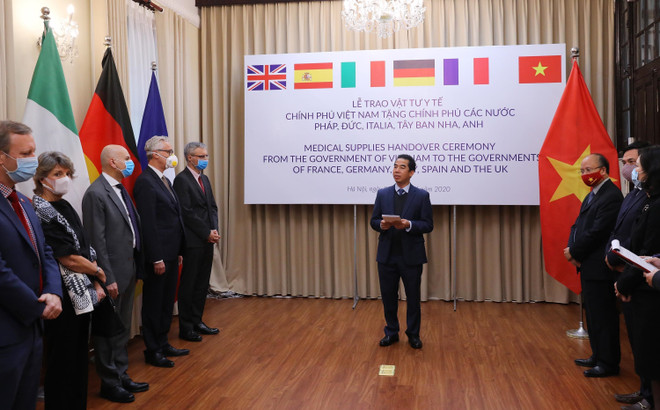 Truyền thông Đức đánh giá cao Việt Nam hỗ trợ châu Âu chống dịch ảnh 1