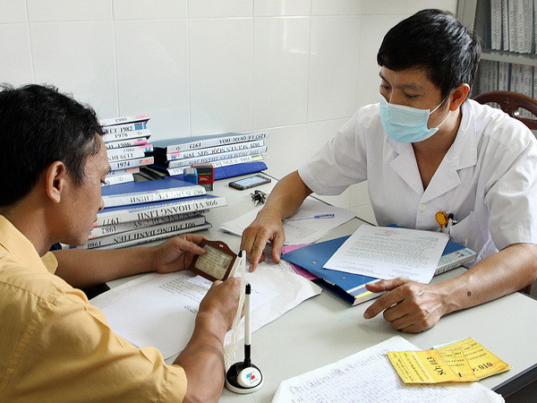 Ảnh minh họa. (Nguồn: TTXVN) Bảo mật thông tin cho người nhiễm HIV điều trị bằng thuốc ARV ảnh 1
