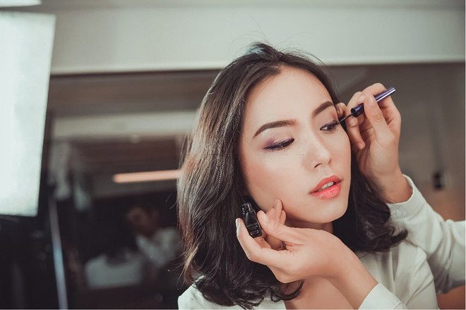 Bộ trang điểm nhỏ gọn mà bạn gái nào cũng nên có trong túi ảnh 5