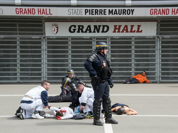 Nổ súng bất ngờ từ trong ôtô gây thương vong tại Barcelona ảnh 1