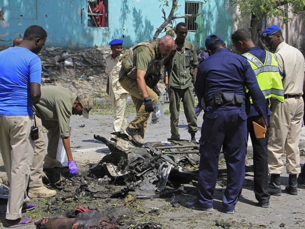 Hai vụ nổ lớn xảy ra liên tiếp gần căn cứ AU ở Somalia ảnh 1