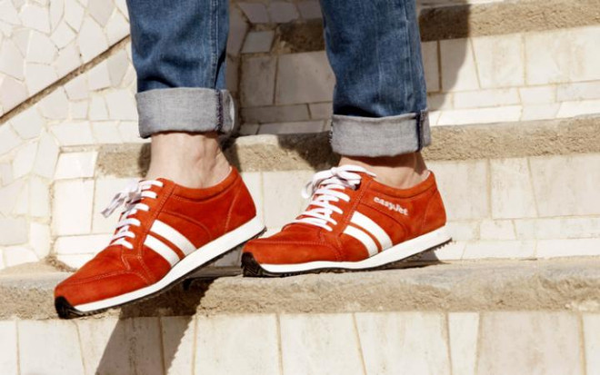 Đi du lịch không cần bản đồ với "giày thông minh" Sneakairs ảnh 1