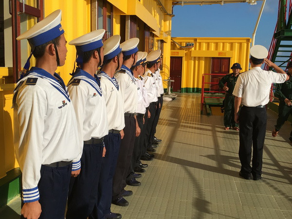 Nhà giàn giữa biển khơi và những hy sinh thầm lặng ảnh 5