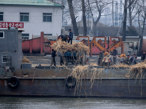 Triều Tiên kêu gọi Hàn Quốc dỡ bỏ các biện pháp trừng phạt từ 2010 ảnh 1