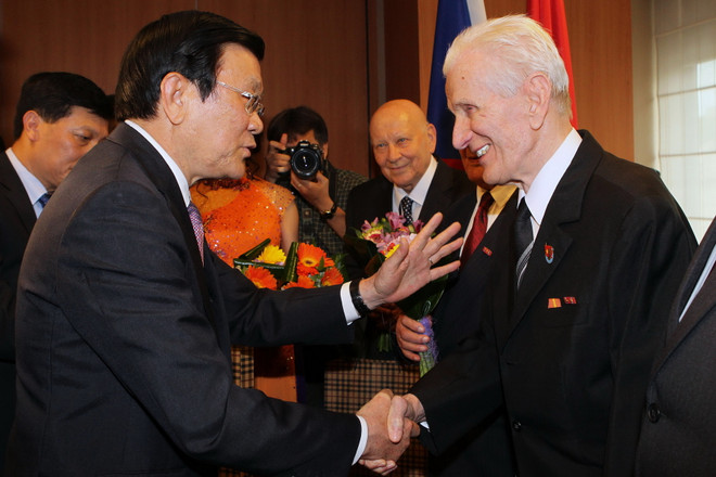 Chủ tịch nước gặp các giáo sư, chuyên gia Séc giúp đỡ Việt Nam ảnh 1