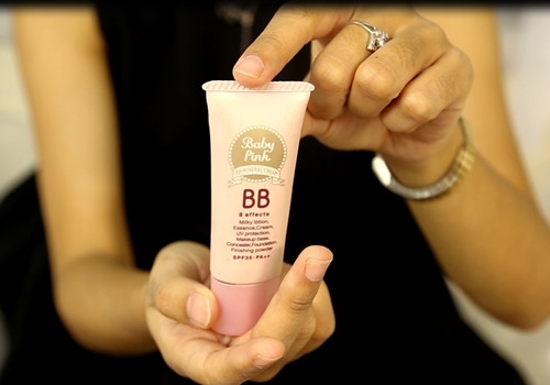 Tuyệt chiêu trang điểm khiến da bóng mướt trong mùa hanh khô ảnh 2