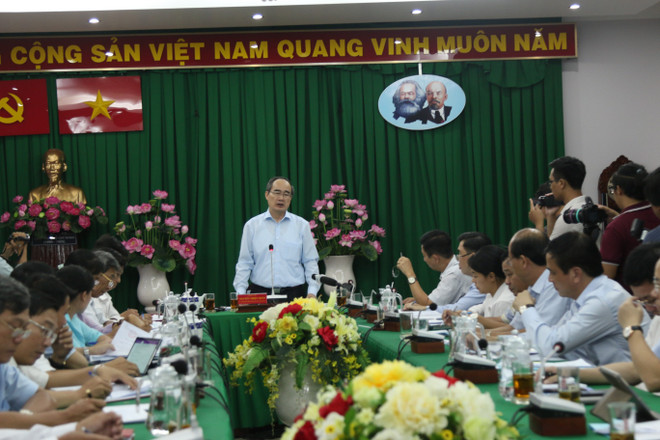 Bí thư Thành ủy Thành phố Hồ Chí Minh Nguyễn Thiện Nhân phát biểu tại buổi làm việc với Quận ủy Thủ Đức. (Ảnh: Trần Xuân Tình/TTXVN) TP.HCM: Xử lý nghiêm lãnh đạo HĐND quận Thủ Đức xây dựng không phép ảnh 1