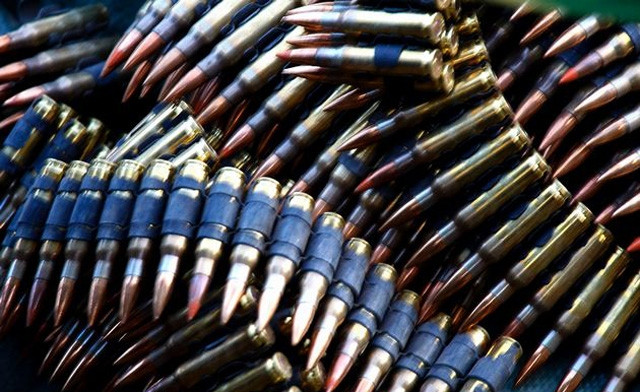 Italy phá đường dây buôn lậu vũ khí cực lớn đến Iran và Libya ảnh 1