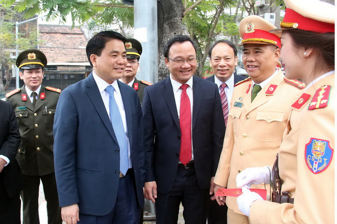 Công an Hà Nội ra quân đảm bảo giao thông sau kỳ nghỉ Tết ảnh 3