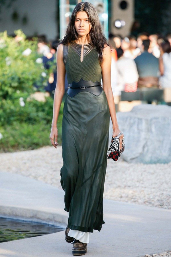 Liên hoan phim Cannes 2015 "cấm cửa" mọi loại giày đế bệt ảnh 9