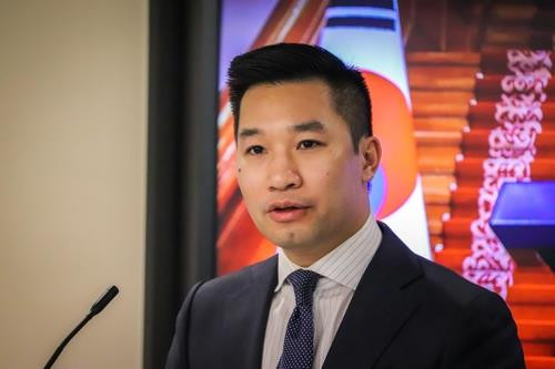 Đặc phái viên về Triều Tiên thuộc Bộ Ngoại giao Mỹ Alex Wong. (Nguồn: Yonhap) Mỹ đề cập tới khả năng đàm phán hạt nhân với Triều Tiên ảnh 1