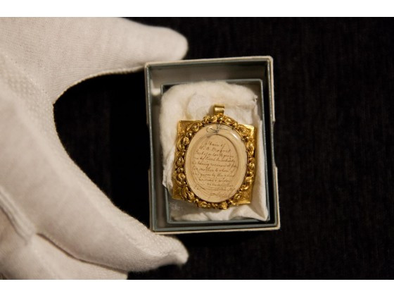 Sotheby’s đấu giá lọn tóc của nhà soạn nhạc thiên tài Mozart ảnh 1