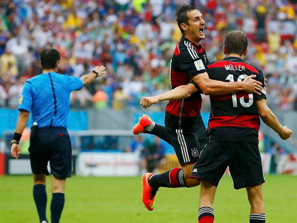 Klinsmann là người Đức thứ ba chống lại đội tuyển Đức ảnh 1