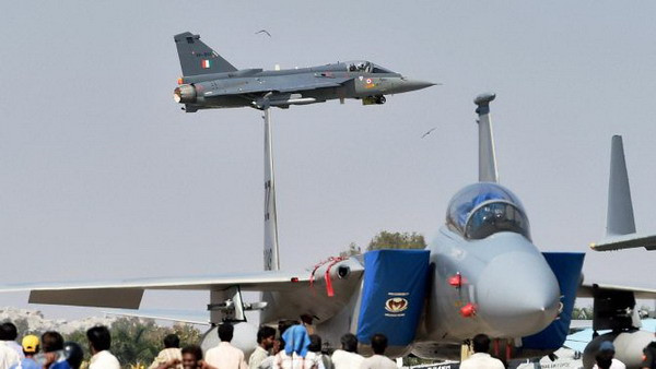 Mỹ giới thiệu nhiều máy bay chiến đấu tại triển lãm hàng không ảnh 1