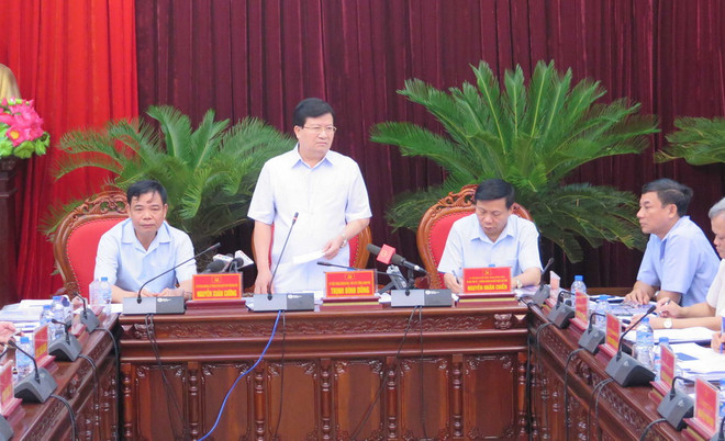 Phó Thủ tướng Trịnh Đình Dũng phát biểu tại buổi làm việc. (Ảnh: Thái Hùng/TTXVN) Chuỗi giá trị khép kín - chìa khóa phát triển ngành chăn nuôi ảnh 1