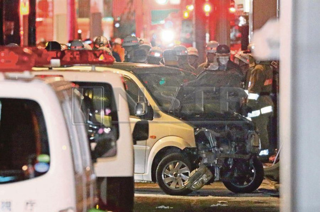 Nhật Bản: Đâm xe vào người đi đón Năm mới làm nhiều người bị thương ảnh 1