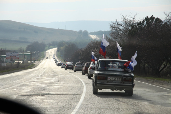 Chùm ảnh đoàn xe ủng hộ Crimea quay trở về với Nga ảnh 3