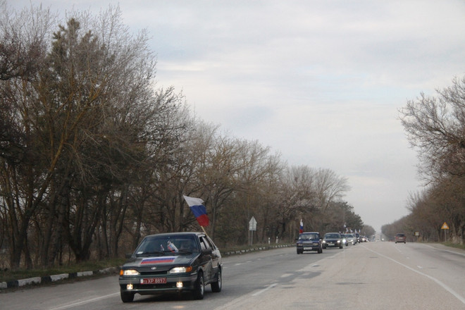 Chùm ảnh đoàn xe ủng hộ Crimea quay trở về với Nga ảnh 5