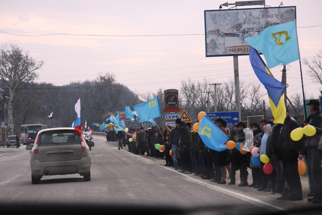 Chùm ảnh đoàn xe ủng hộ Crimea quay trở về với Nga ảnh 1